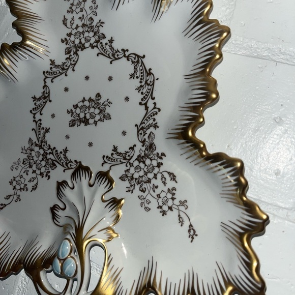 MCM Vintage White RPM Gold Glit Scroll Trimmed Leaf Dish Painted Blue Victorian - Picture 5 of 11